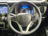【純正革巻きステアリング】上質な革を使用することで、手にしっかり馴染みとても運転しやすいハンドルです♪