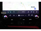 ドライバーが運転操作に集中できるコックピット思想、「タズナコンセプト」が取り入れられたインテリアとなっています