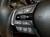 【ステアリングリモコン】ステアリングにオーディオ調節可能なスイッチが装備されていますので運転中でも視線をそらさずにオーディオの調節が可能です!