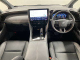 インパネ周りの写真です。操作性・視認性・質感と3拍子揃ったつくりです☆