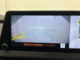 フロントカメラモニターも付いてます。見通しの悪い交差点など、左右の安全確認に助かります。