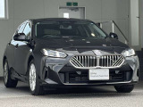 この度は弊社認定中古車をご覧いただき誠にありがとうございます。弊社はBMW 正規ディーラーですので遠方のお客様も安心してご購入下さい。ご不明な点がございましたらお気軽にお申し付けください。