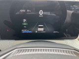 メーター内のディスプレイには運転をサポートするさまざまな情報を表示。
