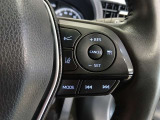 ステアリング右側には、運転支援機能を手元で操作できるスイッチ類を配置しています
