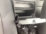運転席と助手席の間の間の収納スペ-ス★