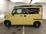 スライドドアなら狭い駐車場でもドアをぶつける心配がありません。ステップが低く乗り降りもしやすいです。