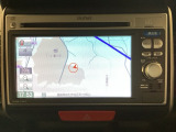 ナビゲーションはGathers純正メモリーナビを搭載しています。ナビのオーディオ機能にはCD再生の他に、SDカードスロット・USB端子からの外部入力ができます。