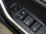 電動格納式ドアミラー・パワーウインドウを装備しています。