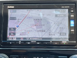 Gathersメモリーナビがついています。CD、DVD、サウンドコンテナ、Bluetoothオーディオ、フルセグが視聴できます。