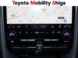 左右独立で温度調節ができるオートエアコンを装着しておりますのでドライブも快適に楽しめます!