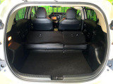 普段のお買い物や通勤、送迎等に十分な荷室スペースを確保しております。セカンドシートを倒すと、大きな荷物の積載も可能です♪