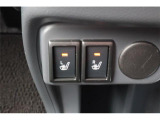 シートヒーターで寒い冬でもシートは暖かく快適です♪