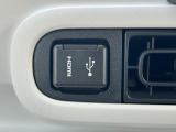 USB、HDMI入力端子付きです。