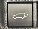 【パワーバックドア】スマートキーや運転席のボタンを押すだけでリアゲートが自動で開閉します!荷物を持っている時や、高い位置にあるバックドアを閉める際に便利な機能です♪