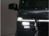 LEDヘッドライトは、Honda初となるダイレクトプロジェクション方式です