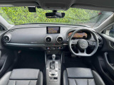 Audiのインテリアはエクステリア同様、優れたデザイン性とクオリティ、そして機能性を兼ね備えております。