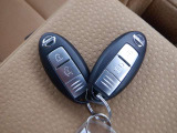 『インテリジェントキ-』機械的な鍵を使用せずに車両のドアの施錠/解錠、エンジン始動が可能なシステムです!