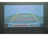 バックガイドモニターで、後方を確認しながら安心して駐車することができます。運転初心者も熟練者も必須の機能ですよ!
