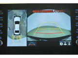 専用のカメラにより、上から見下ろしたような視点で360度クルマの周囲を確認することができます☆縦列駐車や幅寄せ時に活躍してくれます