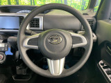 インテリアに合わせたデザインのステアリングは、運転される方のことも考え、運転しやすい形状、大きさです。是非一度、実際に触ってお確かめください。