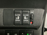 【両側パワースライドドア】両側がパワースライドドアになっており、運転席のスイッチやスマートキーでも開閉が可能です!開口部も広いので乗り降りも楽々♪