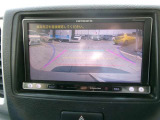 バックガイドモニターで、後方を確認しながら安心して駐車することができます。運転初心者も熟練者も必須の機能ですよ!