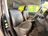 運転席シート廻りは使用感も少なく、良好な状態となっています。前オーナー様が丁寧に使っていたことがよくわかりますね。