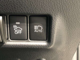 オートマチックハイビームとは、先行車や対向車のライトを認識し、ハイビームとロービームを自動で切り替える機能です。夜道の視界を確保します。詳細は販売店スタッフまでおたずねください。