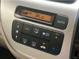 オートエアコンのお車ですので室内の温度をスムーズに調整してくれます♪