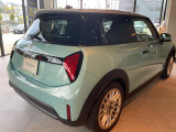 かわいいテールのデザインはほかの車にはない魅力があります。ひと目で&ldquo;MINI&rdquo;とわかるデザインはアナタを虜にしてしまうかもしれません