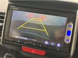 バックカメラが装備されており、後方の安全確認はもちろんのこと狭い場所での駐車や雨の日・夜間など視界の悪いコンディションでのストレスの軽減にもなります!