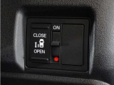◆片側電動スライドドア◆狭い駐車場でも乗り降りが楽々♪お子様が隣の車にドアを当ててしまう心配もございません!小さなお子様連れの方もこれで安心。