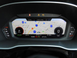 重厚感と安定感があり、同時にダイナミックさも備えるAudiの走り。機能やデザインが革新的なメーター。