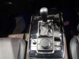 AUTO HOLDが便利です。