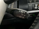 高速道路で便利な【クルーズコントロール】も装着済み。アクセルを離しても一定速度で走行ができる装備です。加速減速もスイッチ操作でOKです。