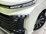 【LEDヘッドライト】悪天候や夜間走行時も良好な視界を確保し安心して運転できる高輝度LEDヘッドライトを装備!点灯速度が早く、消費電力も抑えられています。