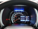 視線移動が少なく疲れにくいメーターです。