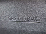 運転席側にSRS二-エアバックシステムを採用 万一の際の安全性を高めました