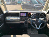 ☆内外装クリーニング☆車の隅々まで徹底的にクリーニングを行っておりますので内外装ともに綺麗な状態でご納車いたします!