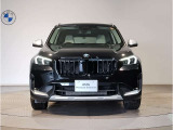 BMW代表的な特徴のキドニーグリル。BMWのすべてのモデルに採用され、BMWらしさを強調しております。