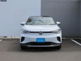 LEDマトリクスヘッドライト「IQ.LIGHT」を装備。フロントカメラで対向車や先行車を検知してLEDを個別で自在に点灯消灯の制御をし、最適な配光を可能にしたヘッドライトシステムでございます