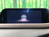 【メーカー純正ナビ】インテリアに溶け込むスタイリッシュな「専用設計」メーカーナビを装備♪視認性や操作性など基本性能にも優れ、より上質なカーライフをお楽しみいただけます。