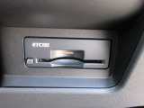 高速道路必須アイテムのETC装備です。最近はスマートインターチェンジも増えてきたので便利ですね。