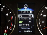 カラーヘッドアップディスプレイ付き。少ない視線移動で情報を確認できるので、運転の疲労軽減に繋がりますよ♪