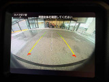 ガイドライン付きバックカメラです、車庫入れもばっちりですね!