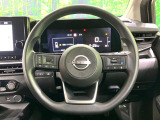 インテリアに合わせたデザインのステアリングは、運転される方のことも考え、運転しやすい形状、大きさです。是非一度、実際に触ってお確かめください。