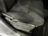 痛みの出やすい運転席シートの角、フロアマット、座面、ともに良好です
