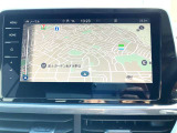 スマートフォン用アプリ[Apple CarPlay][Android Auto]対応の純正ナビ Discover Pro を装備、ラジオのほか、USB、Bluetoothハンズフリー通話にも対応。