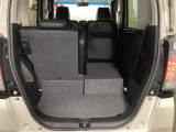 載せるものに合わせて、自由自在にシートを調整。長めの荷物も、大きな買い物も、工夫次第でスッキリ収まります。使い方次第で楽しみが広がる空間です。