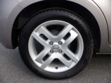 16インチアルミホイール!!格好良くてホイールがあなたの愛車をいっそう輝かせます☆